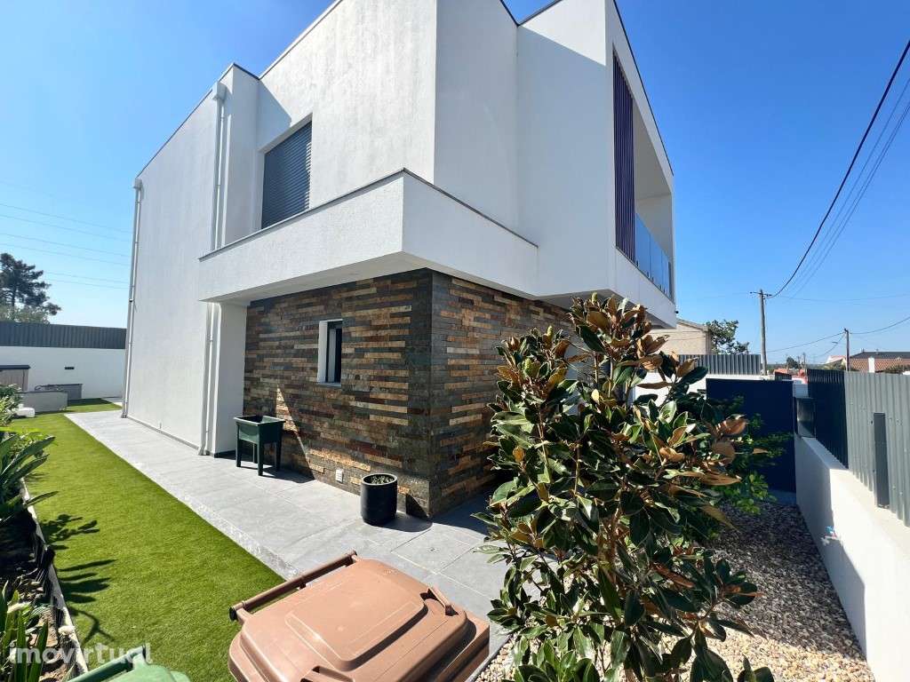 Moradia Isolada T4 Com piscina - Grande imagem: 4/40