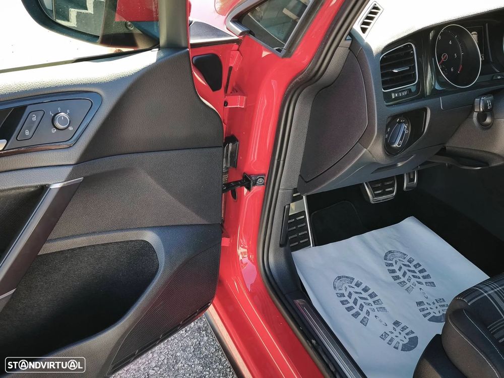 VW Golf 2.0 TDI GTD DSG - 17