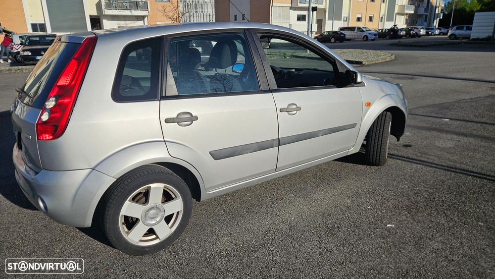 Ford Fiesta 1.4 TDCi Ghia - 6