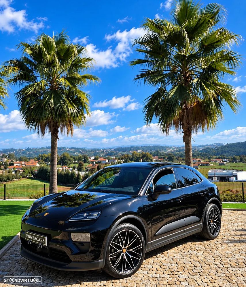 Porsche Macan Electric 4 - 7