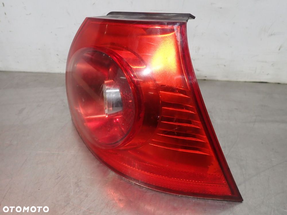 LAMPA PRAWA TYLNA VOLKSWAGEN GOLF V - 3