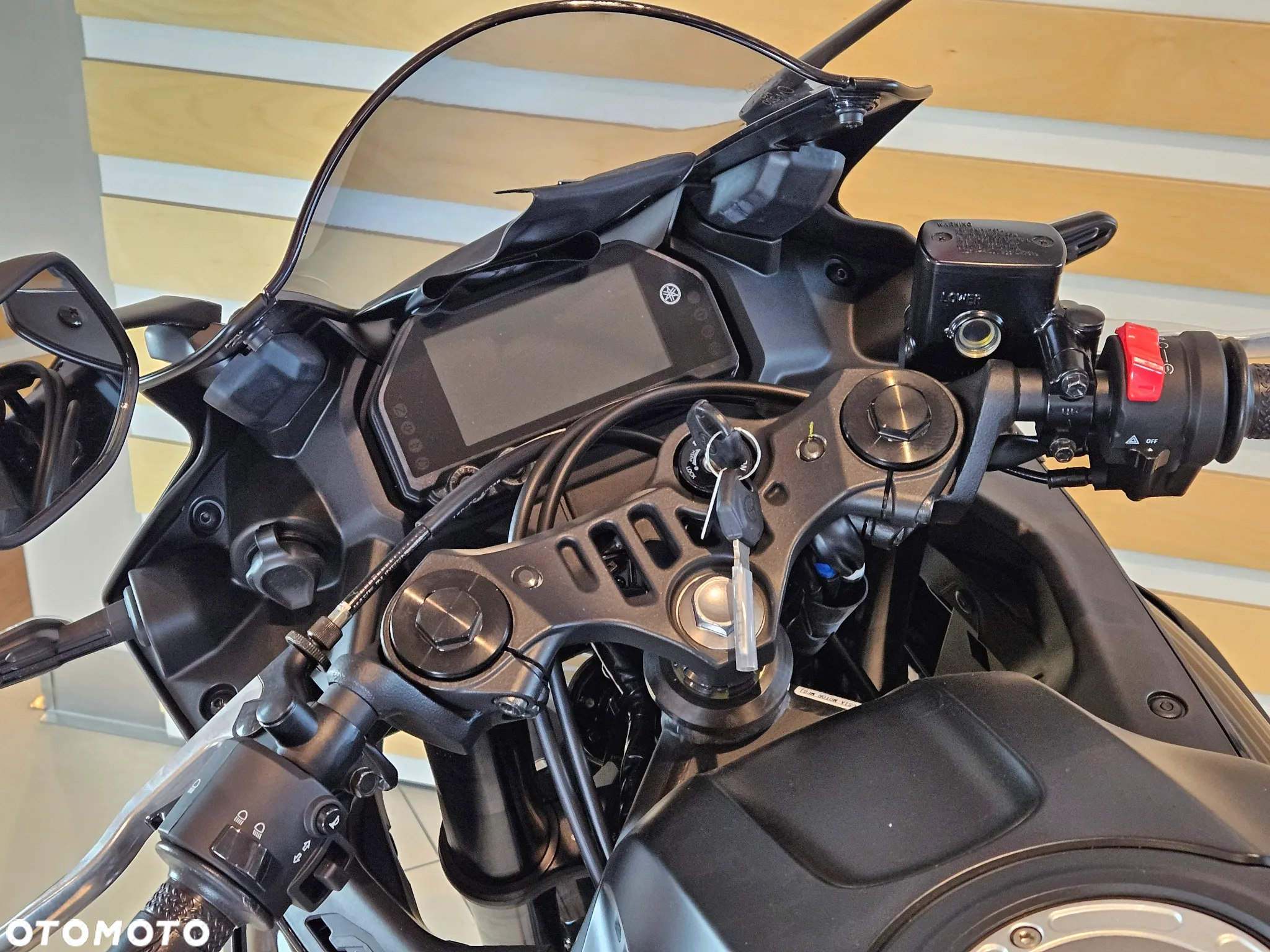 Yamaha R3 - 15