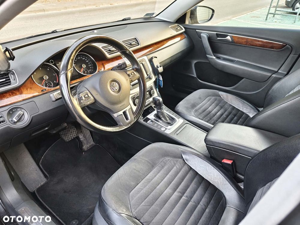 Volkswagen Passat - 24