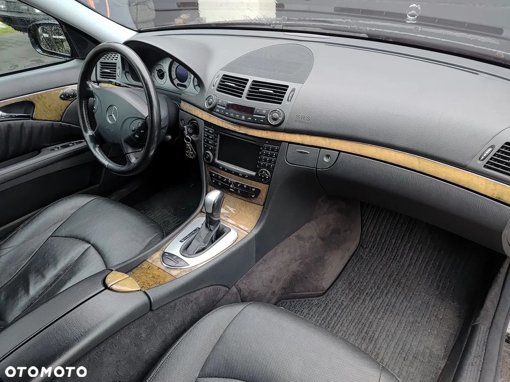 Mercedes-Benz Klasa E 500 Avantgarde Sport Edition - 25