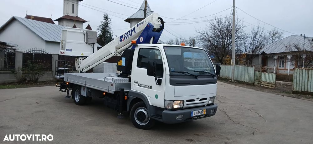 Nissan E120 Autospeciala cu Nacela PRB - 1
