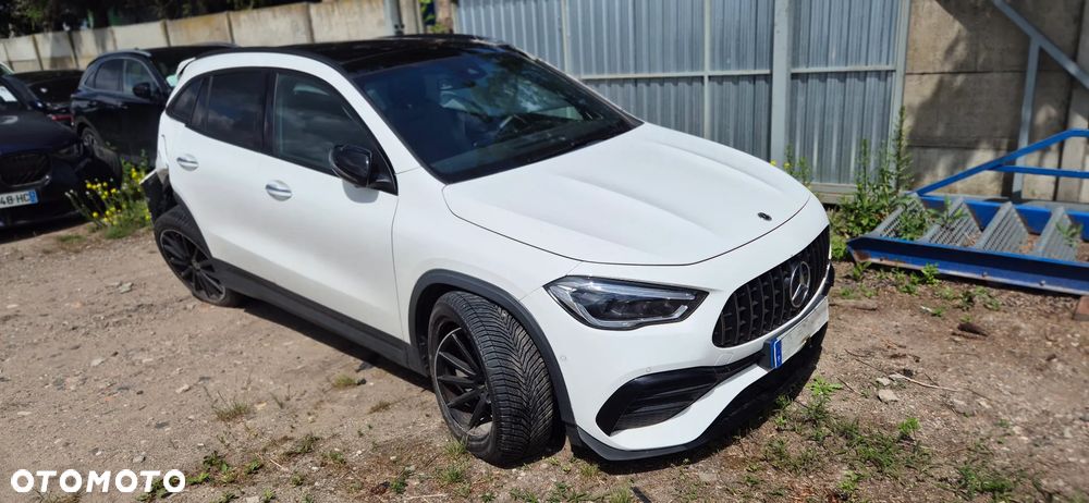 Mercedes-Benz GLA 200 AMG Line - 1