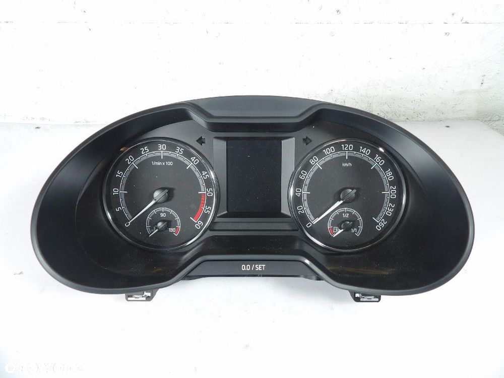 SKODA OCTAVIA III 3 1.6TDI LICZNIK 5E0920781E