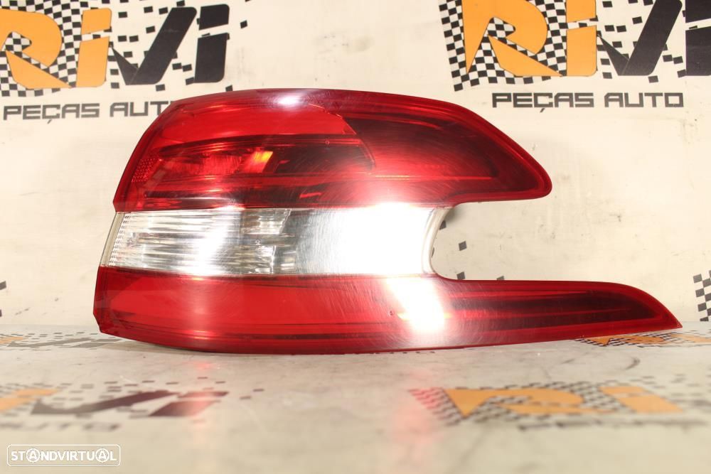 Farolim Direito Peugeot 308 Sw Ii  9678093880 / Carrinha Chassi Pendur - 9
