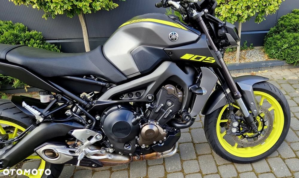 Yamaha MT - 16