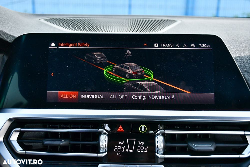 BMW Seria 3 330i xDrive AT - 23