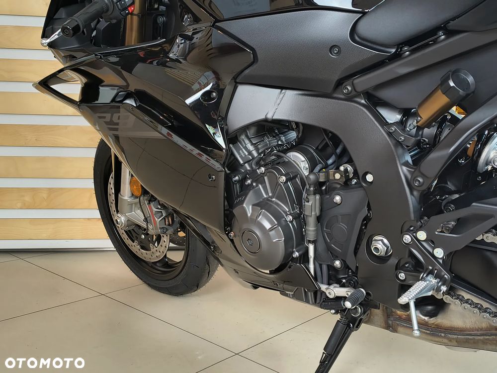 Yamaha R9 - 5
