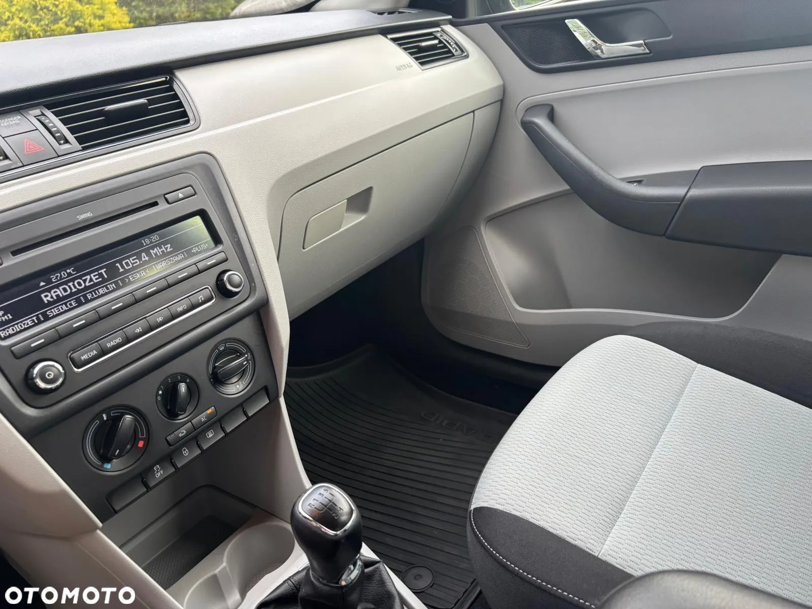 Skoda RAPID 1.2 TSI Ambition - 13