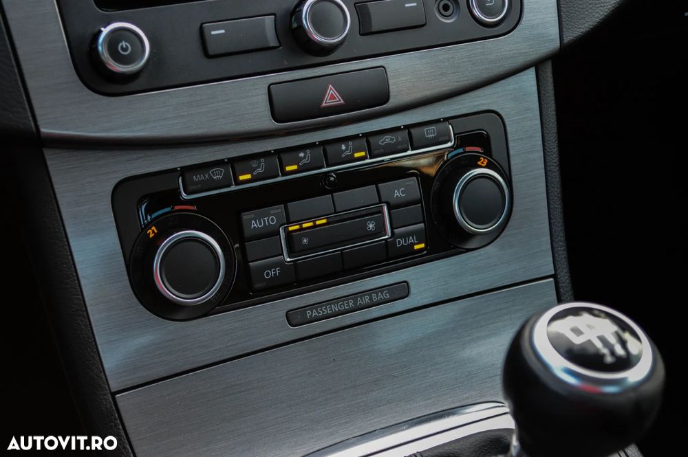 Volkswagen Passat 2.0 Blue TDI SCR Comfortline - 20