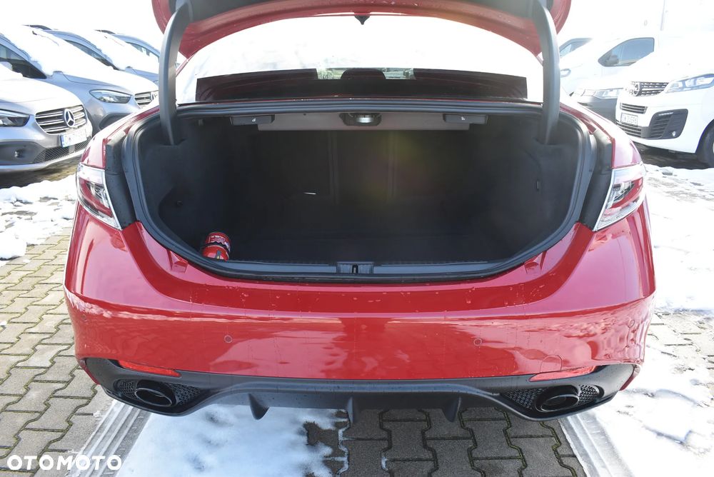 Alfa Romeo Giulia 2.0 Turbo Tributo Italiano Q4 - 14