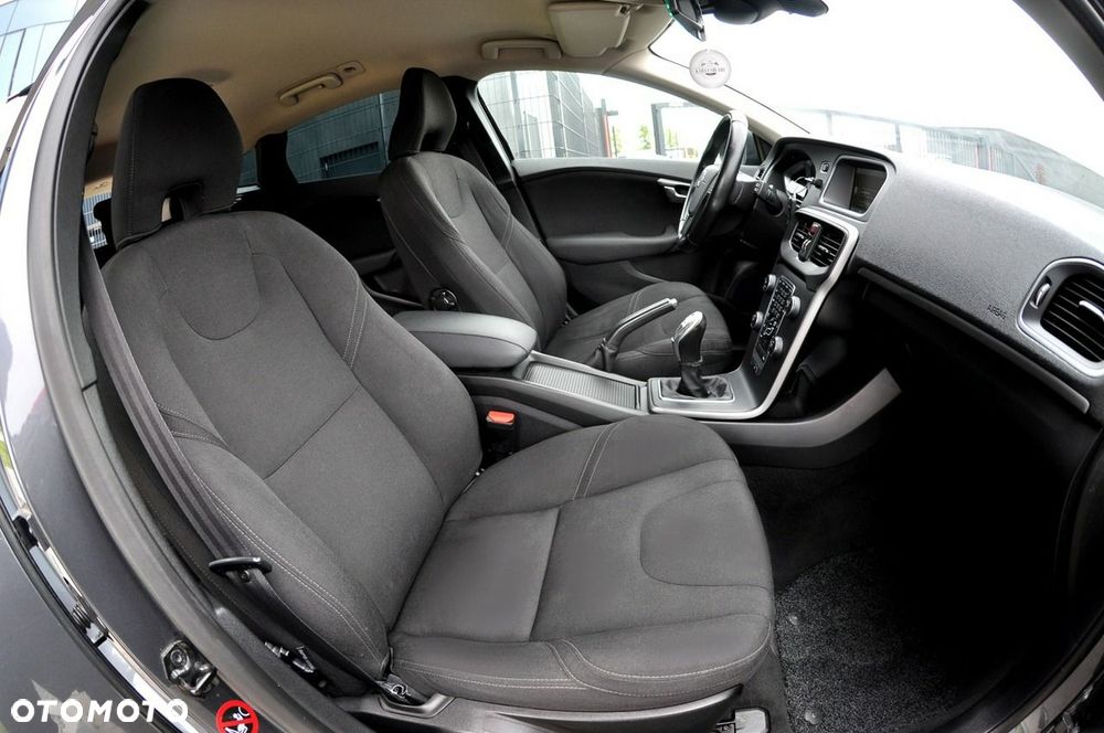 Volvo V40 D2 Momentum - 21