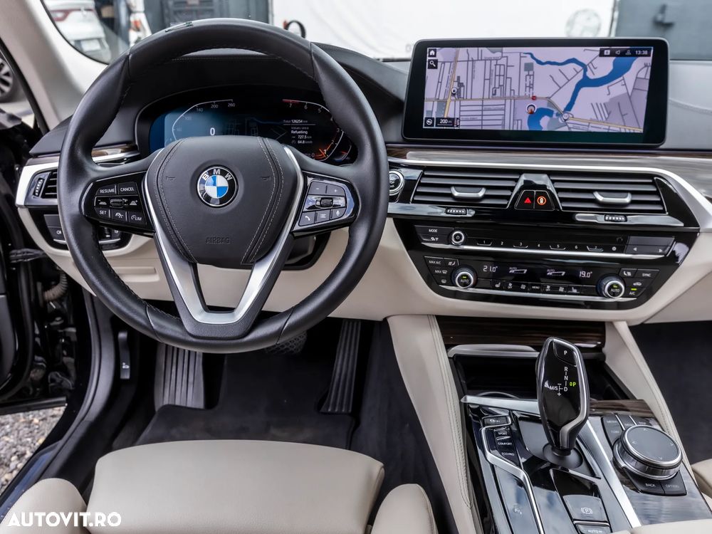 BMW Seria 5 520i AT MHEV - 17