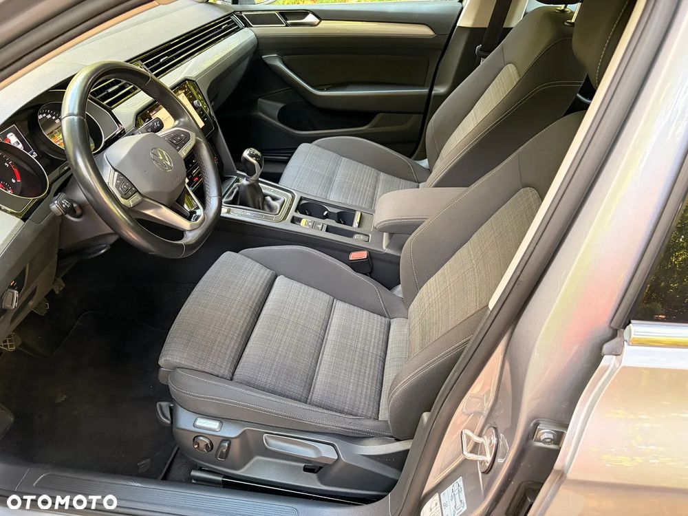 Volkswagen Passat 2.0 TDI EVO Elegance - 12