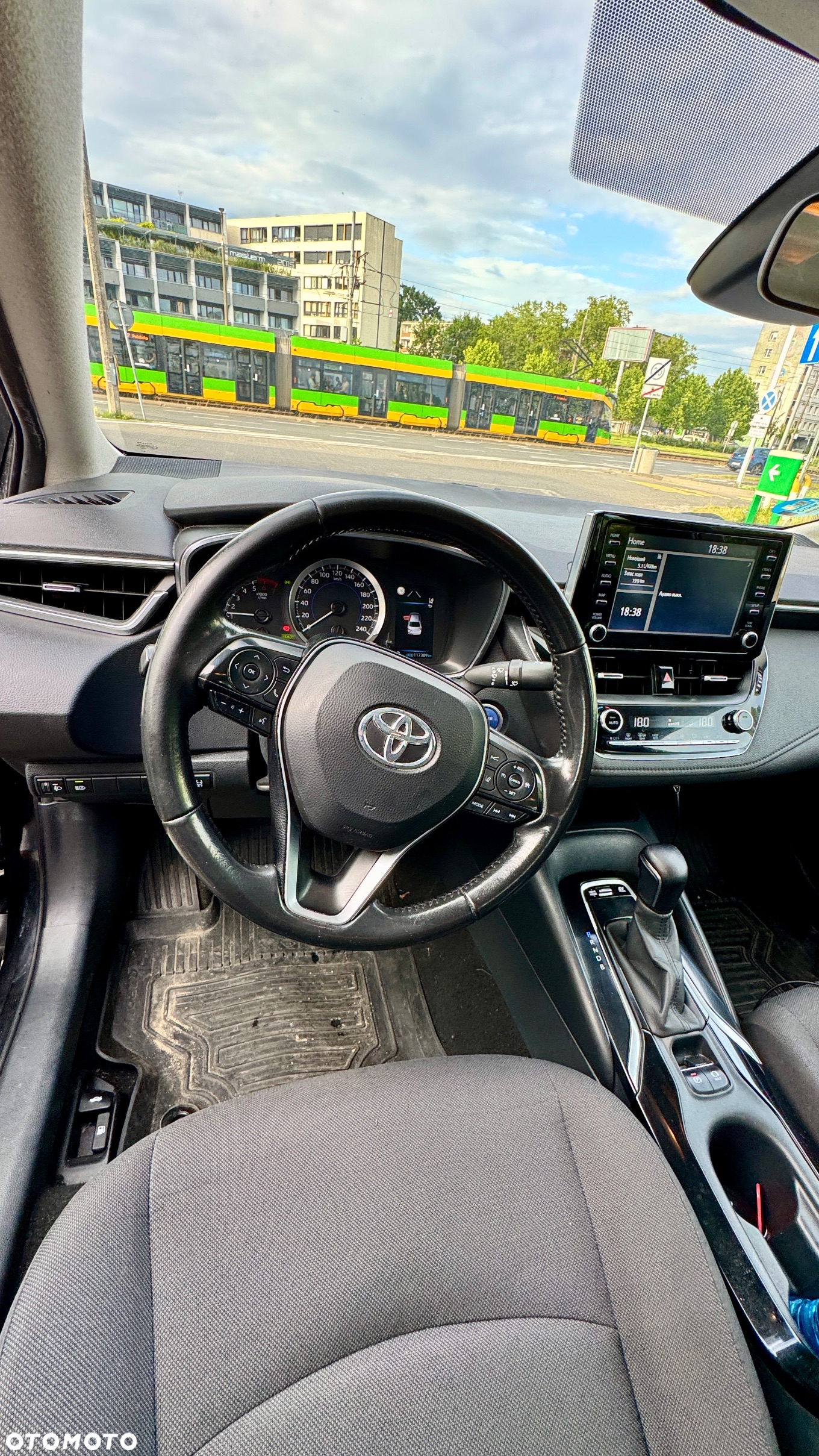 Toyota Corolla 1.8 Hybrid Active - 13