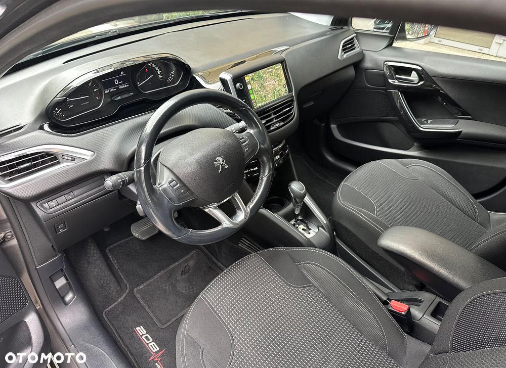 Peugeot 208 - 11
