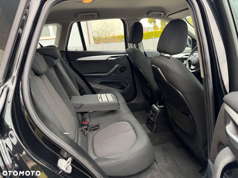 BMW X1 sDrive18d Advantage - 16