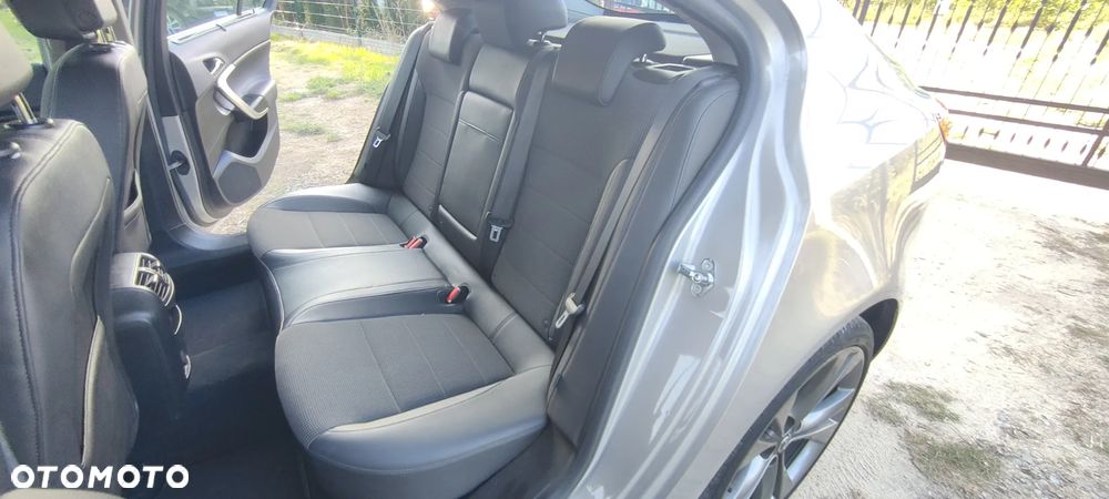 Opel Insignia 2.0 T Cosmo - 23