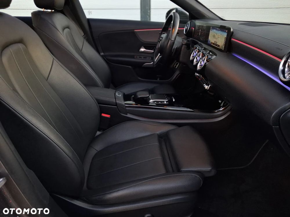 Mercedes-Benz CLA 180 7G-DCT Edition Progressive Line - 14