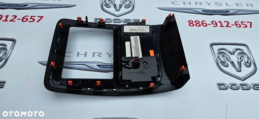 Dodge Durango III LIFT 2014-2017 Panel klimatyzacji AC Panel sterowania nawiewem Ramka wyświetlacza radia pod duży wyświetlacz DUŻE RADIO P68253735AH - 9