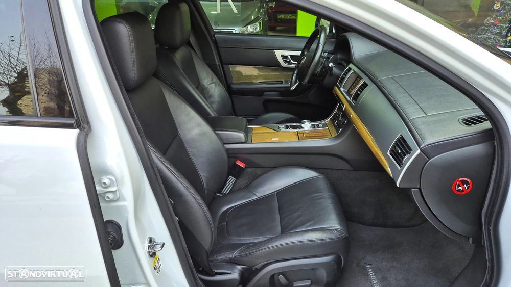 Jaguar XF Sportbrake 2.2 - 14