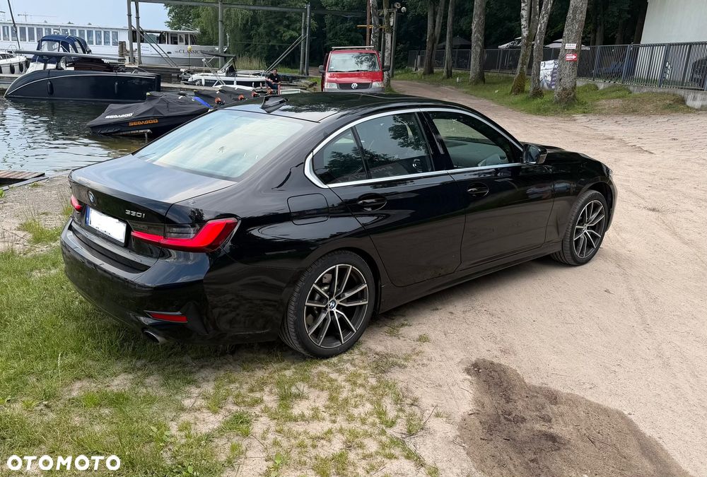 BMW Seria 3 330i xDrive M Sport - 4
