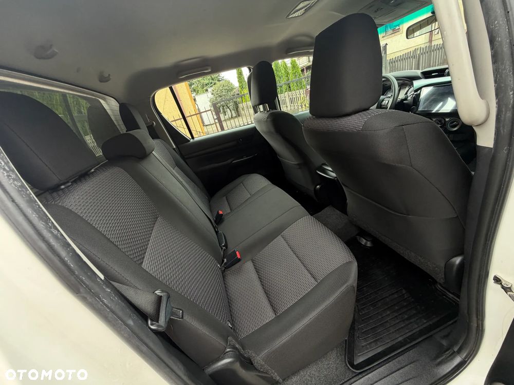 Toyota Hilux 2.4 D-4D Double Cab DLX 4x4 - 35