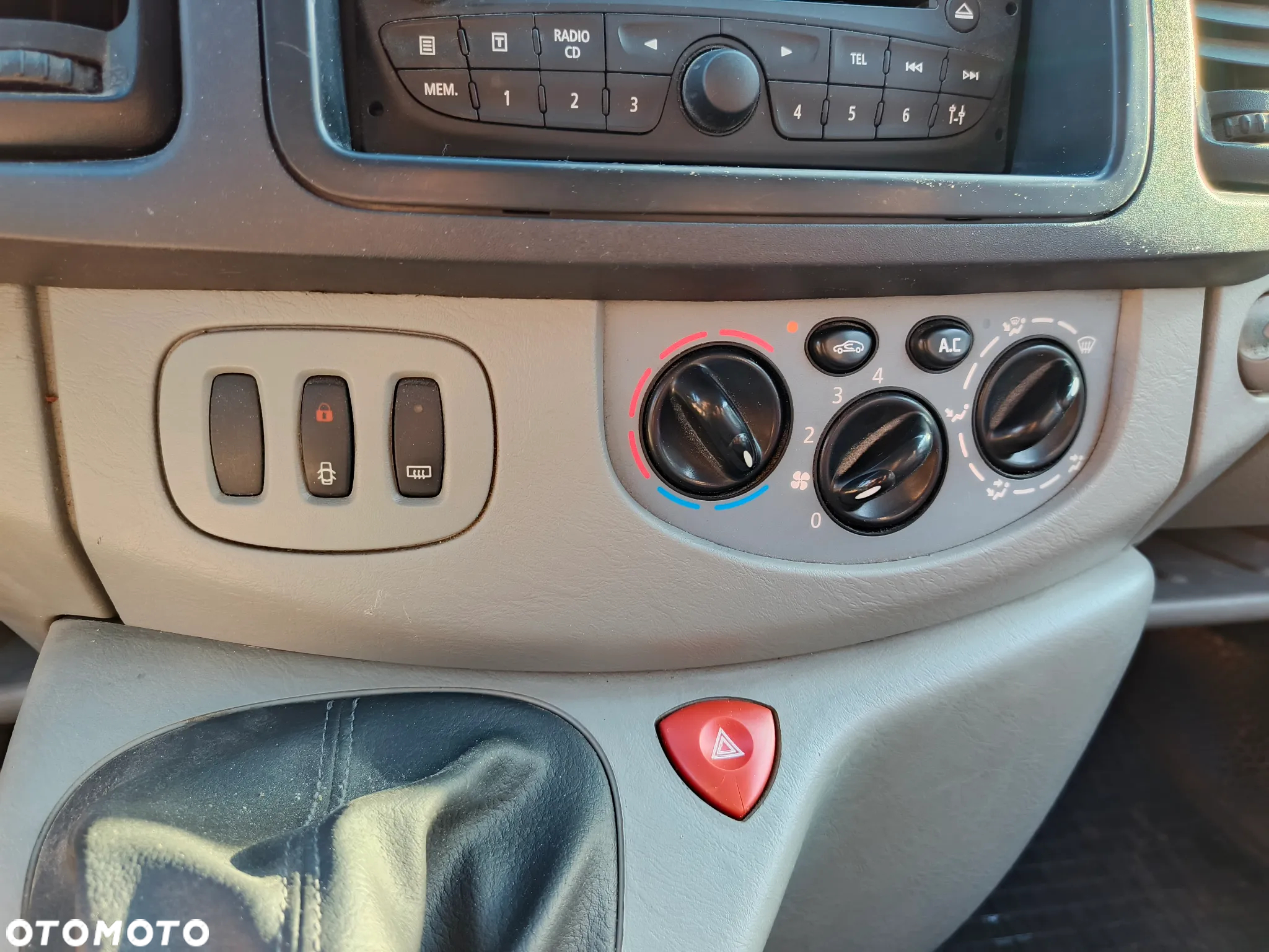 Renault TRAFIC - 13