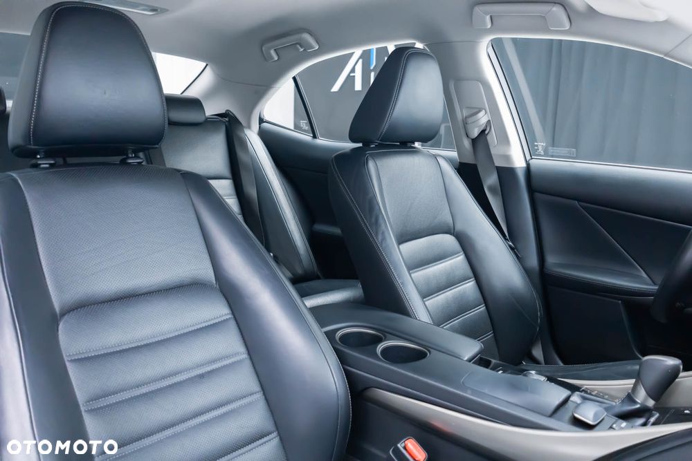 Lexus IS 250 Prestige - 23