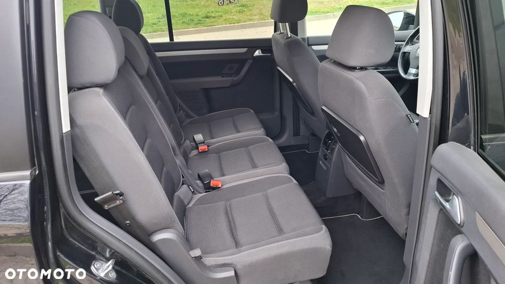 Volkswagen Touran - 13