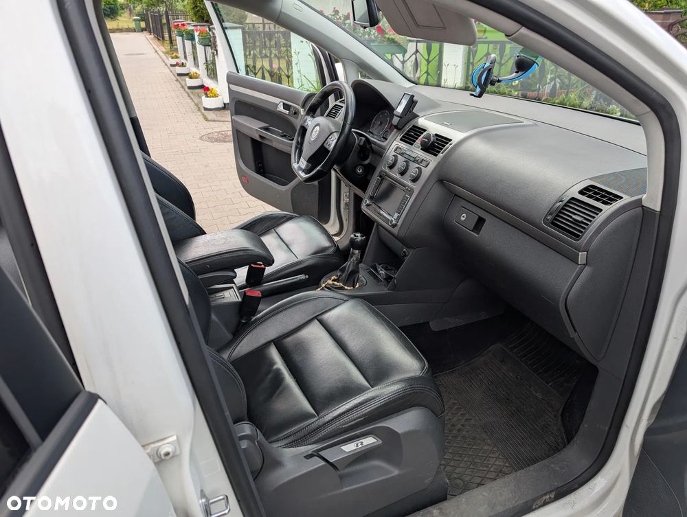Volkswagen Touran 2.0 TDI DPF R-Line Edition - 10