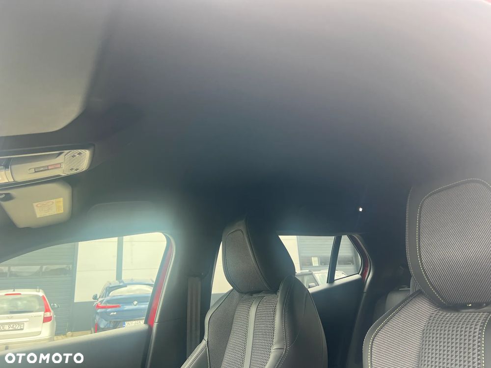 Peugeot 2008 1.2 PureTech GT Line S&S EAT8 - 33
