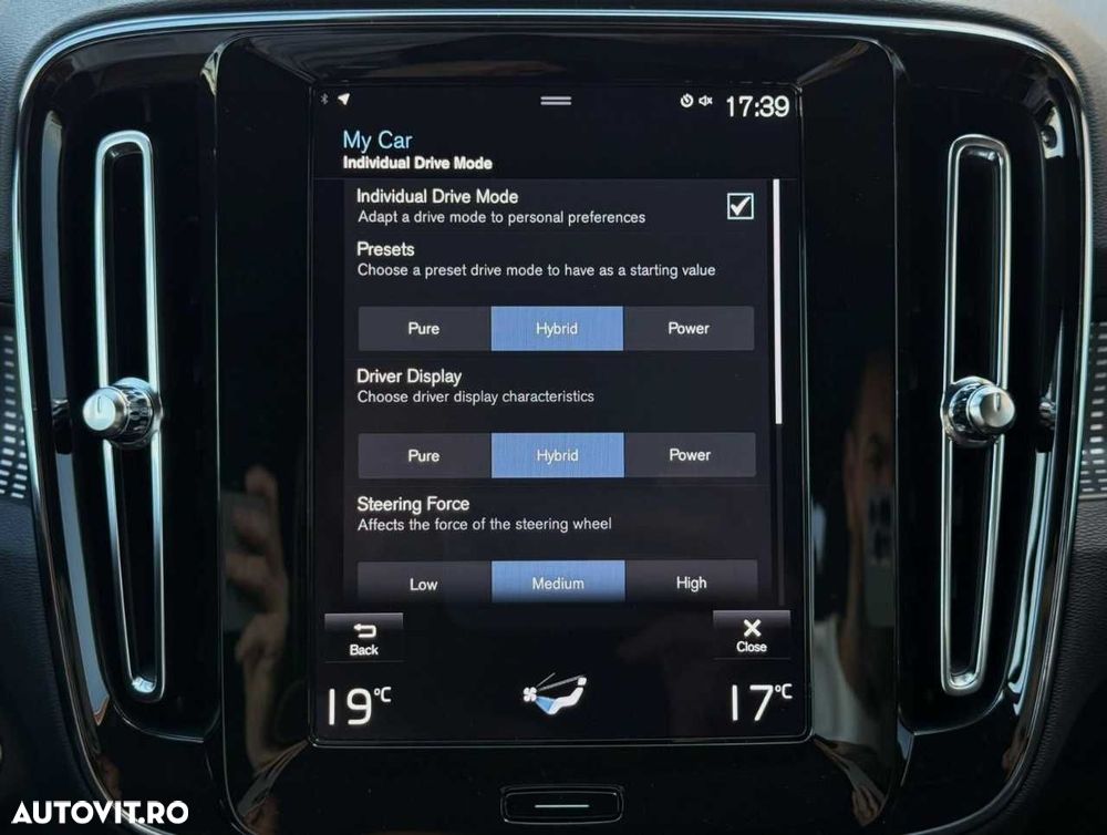 Volvo XC 40 Recharge T5 Twin Engine AT7 R-Design - 32
