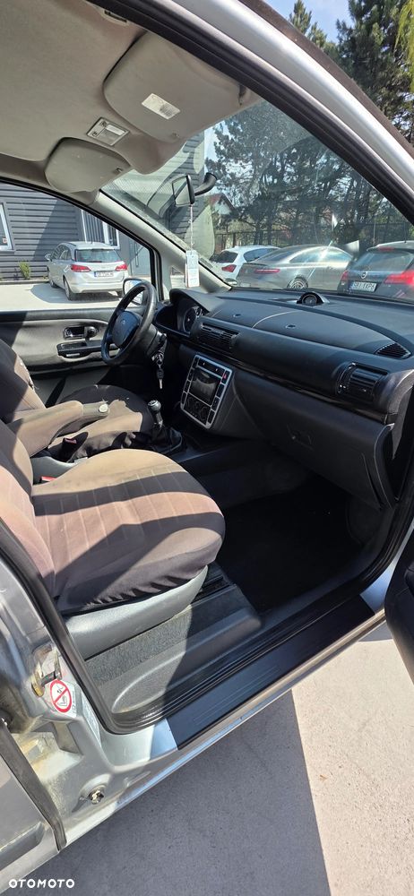 Ford Galaxy 1.9 TDI Ghia - 11