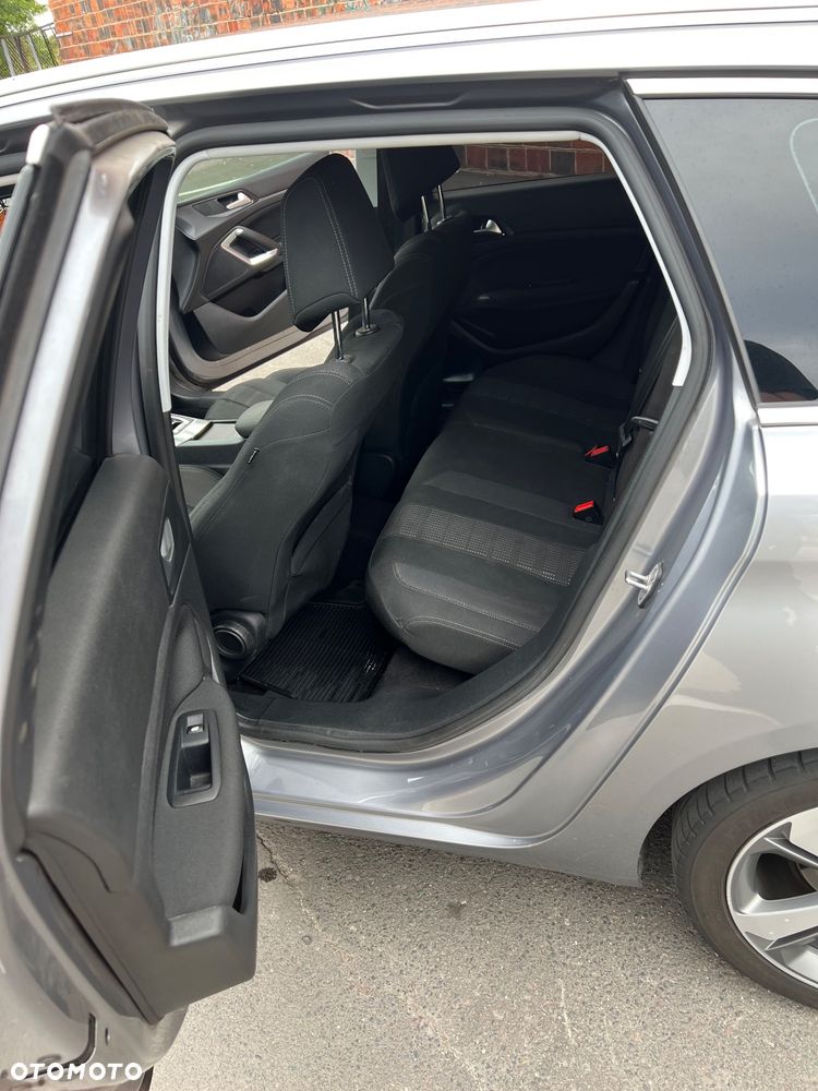 Peugeot 308 1.6 BlueHDi Allure S&S - 18