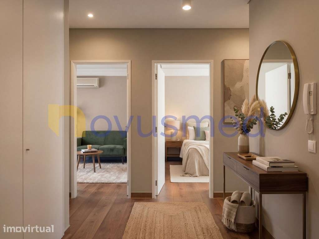 Apartamento T3 para renovar no Centro de São Bartolomeu de Messines - Grande imagem: 3/44