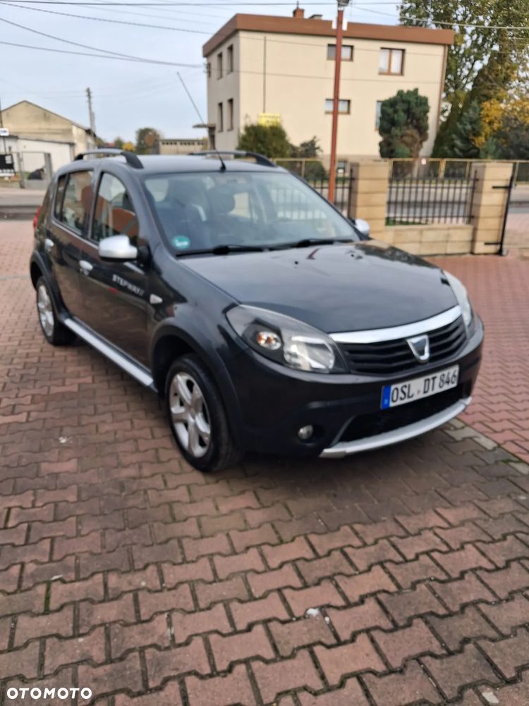 Dacia Sandero 1.6 16V Hi-Flex - 1