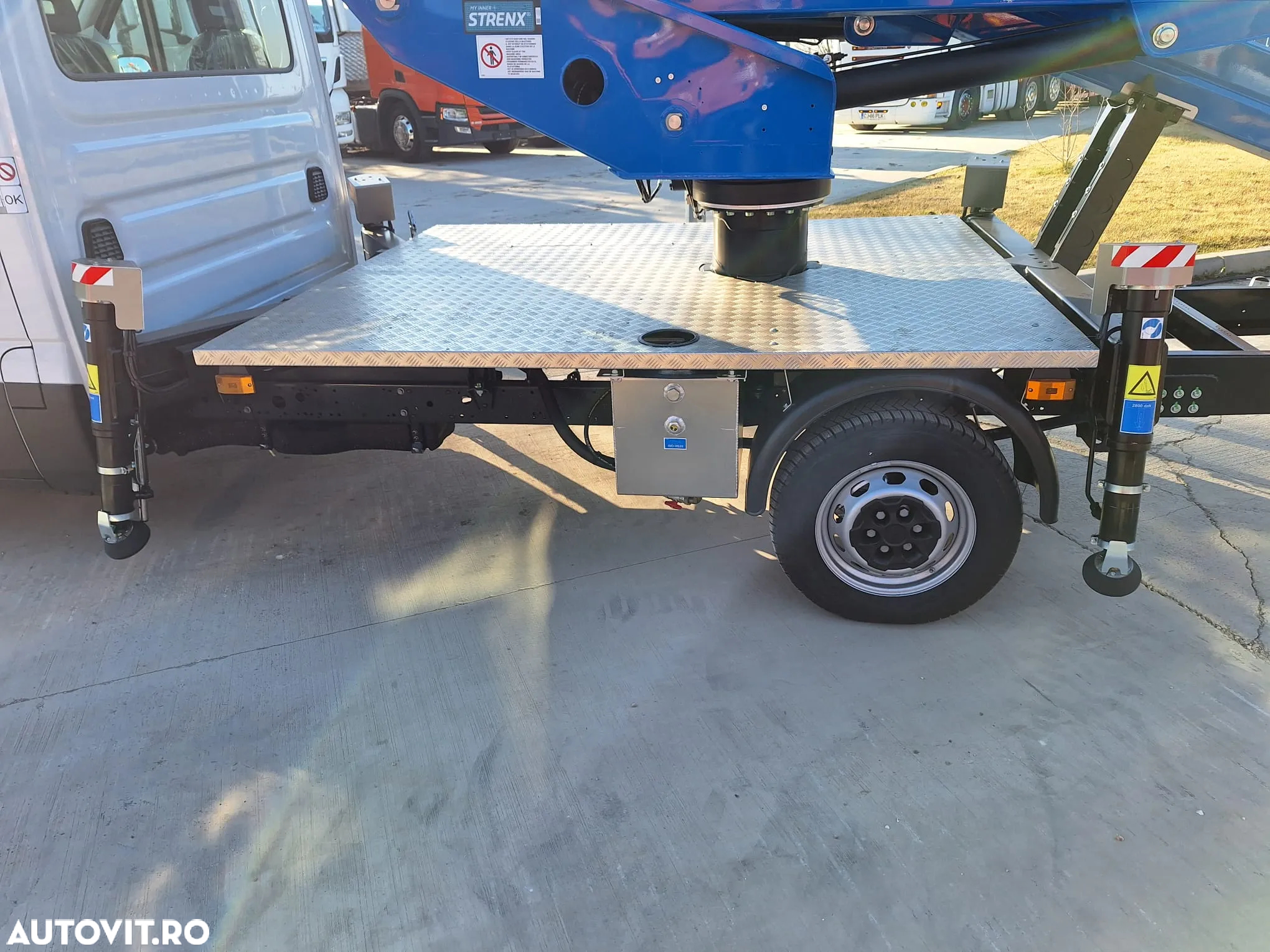 Iveco NACELA la 20m, marca CTE din Italia, sasiu Daily 3,490kg permis cat B, ridica 250kg, posibilitate leasing, PROMOTIE 81900 EUR+Tva - 18