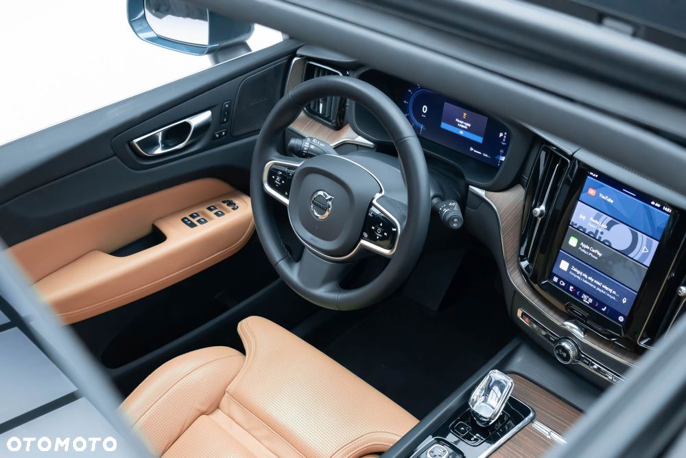 Volvo XC 60 B4 D AWD Ultimate Bright - 17