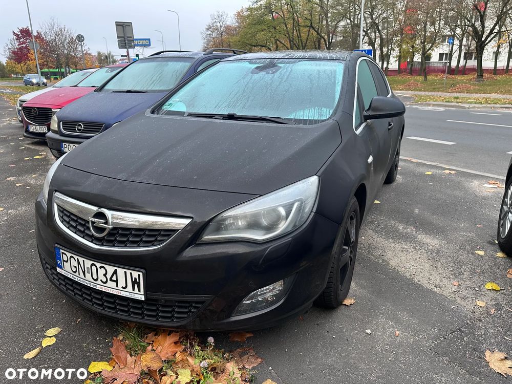 Opel Astra 2010 photo 3