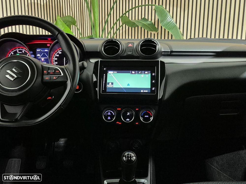 Suzuki Swift 1.2 Mild Hybrid GLE - 12