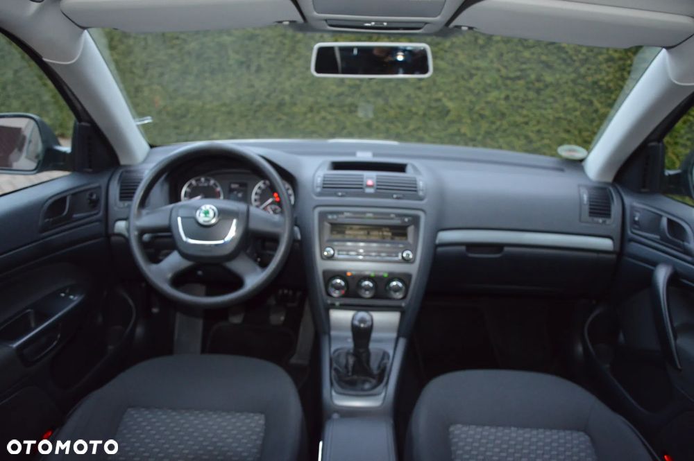 Skoda Octavia 1.6 Ambiente - 15