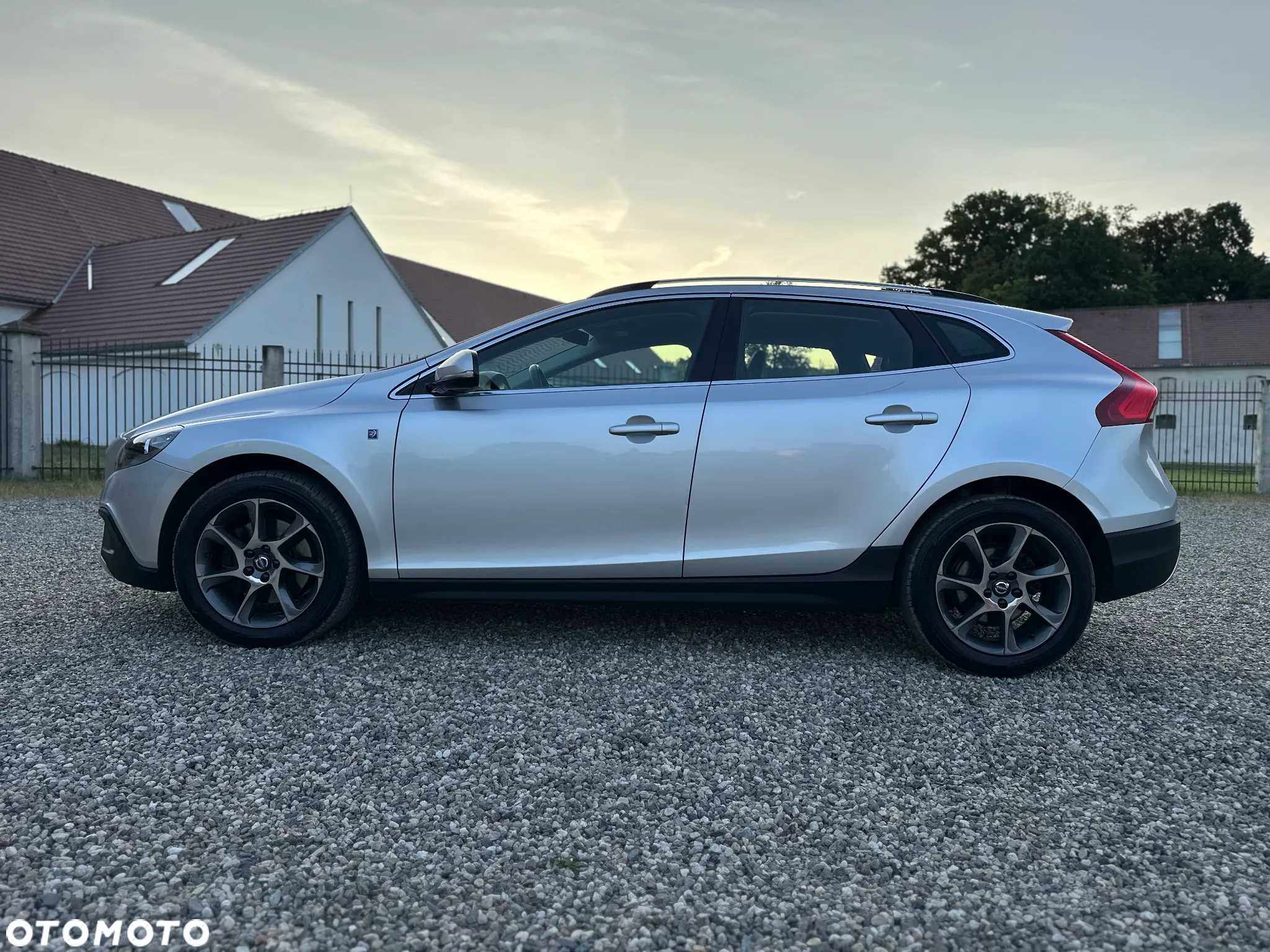 Volvo V40 Cross Country D2 Drive-E Ocean Race - 6
