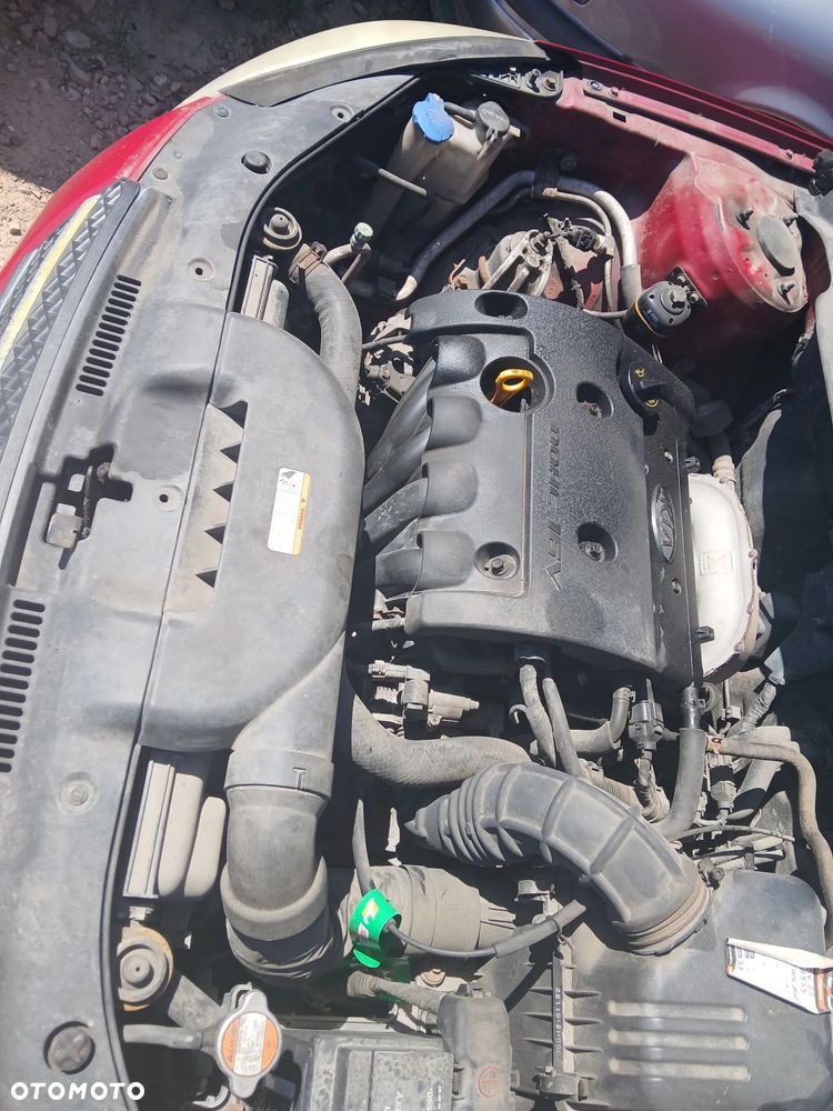 KIA CEED 1  HB 1.6 MPI G4FC  HR  silnik skrzynia napęd sanki belka wahacz wahacze zacisk zaciski zwrotnica piasta kopyto mc person amortyzator sprężyna maglownica most dyfer głowica wtrysk wtryski przepustnica przepływomierz pompa wody cewka cewki przekaźnik przerywacz pokrywa głowica blok miska alternator generator - 7