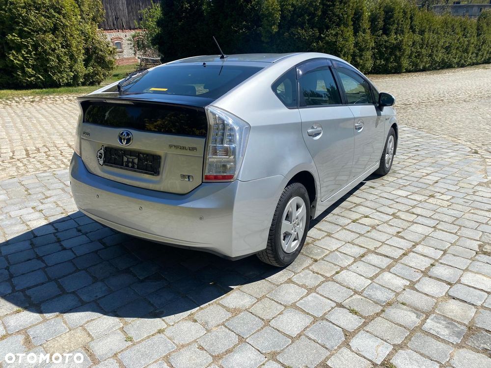 Toyota Prius 1.8 HSD Prestige - 9
