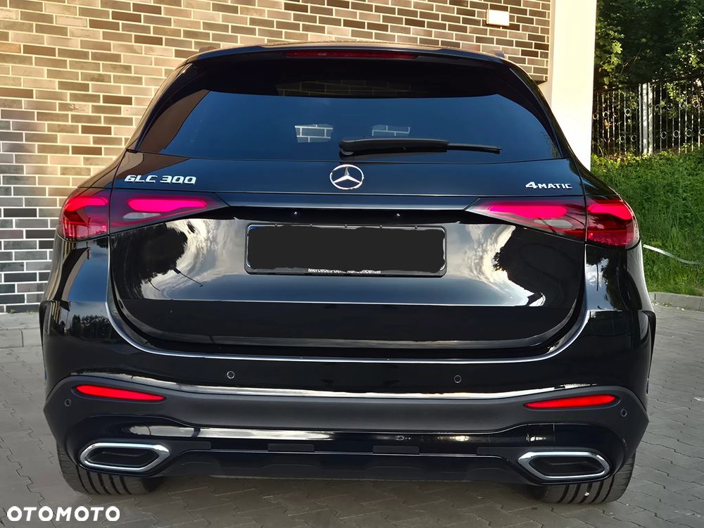 Mercedes-Benz GLC 300 4Matic 9G-TRONIC AMG Line Advanced - 12