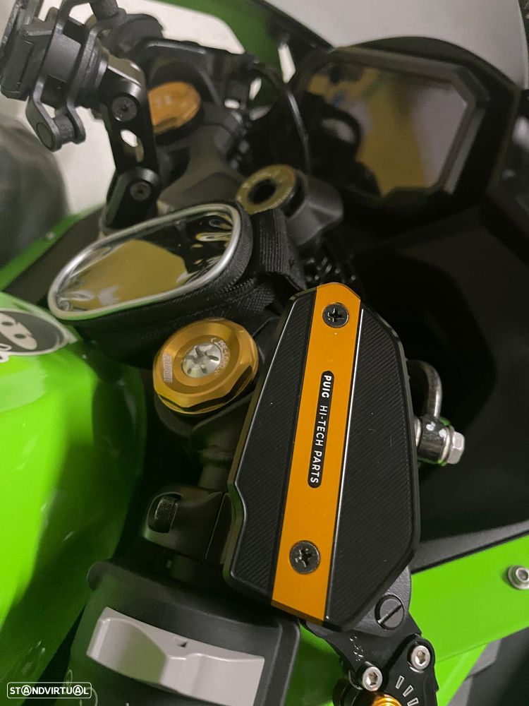 Kawasaki ZX 4RR - 21